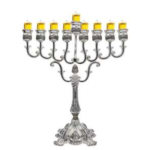 Candélabres Menorah antiques en métal à bras multiples Bougeoirs Menorah juive Religions Candélabres - Product Image 2