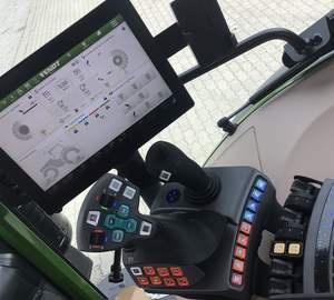 Nouveau tracteur agricole Fendt 211 Vario 180 CV 4 roues motrices avec boîte de vitesses et pompe - Product Image 5