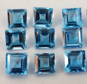 Topacio Azul Suizo Natural, Corte Cuadrado de 4 mm, Facetado - Topacio Azul Suizo Suelto, Corte Cuadrado - Product Image 3