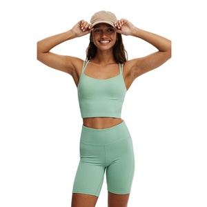 Pantalones cortos de gimnasio de poliéster y elastano ajustados de cintura alta para mujer, ropa de correr ligera personalizada, transpirable y estirable - Product Image 1