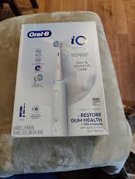 Brosse à dents électrique Oral-B iO Series 4 à vendre Technologie de nettoyage avancée pour un sourire plus éclatant Prix abordables - Product Image 2