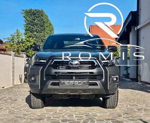 Toyota Hilux Pickup 2026 Automatico 5 Posti Interni in Pelle Fari LED Pneumatici R18 Guida a Sinistra Interni Scuri - Product Image 6