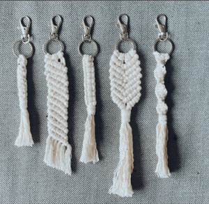 Llavero de Macramé Hecho a Mano de Moda - Product Image 1