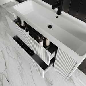 Set Elegante di Mobili da Bagno KORICINI, Mobile Sospeso in Ceramica Bianca Opaca da 100cm, Due Pezzi - Product Image 3