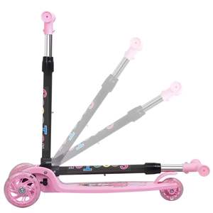 Trottinette pliable légère à 3 roues pour enfants et tout-petits avec mécanisme de direction inclinable et hauteur réglable - Product Image 5