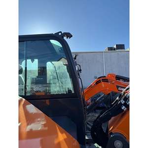 Mini-excavatrice DEVELON DX89R-7, moteur Yuchai Doosan, poids opérationnel de 25 à 35 tonnes, 5 godets d'attache, type à roues mobiles, d'occasion - Product Image 3