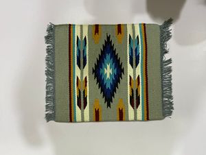 กระเป๋าสะพายข้างหนังแท้แกะสลักด้วยมือและกระเป๋าสะพายผ้าห่มอานพร้อมข้อต่อทองเหลืองโบราณ ผู้จัดจําหน่ายสไตล์โบฮีเมียน - Product Image 4