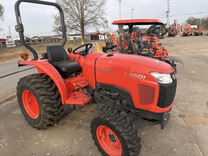Tractor de ruedas KUBOTA L2501 usado del 2021, motor de 80HP y caja de cambios con bomba y rodamientos, listo para enviar. - Product Image 3