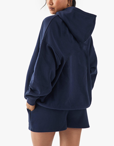 Conjunto de Sudadera con Capucha y Pantalones Cortos para Mujer con Logotipo Impreso en 3D Personalizado, Ropa Casual de Invierno Elegante, Corte Regular - Product Image 3