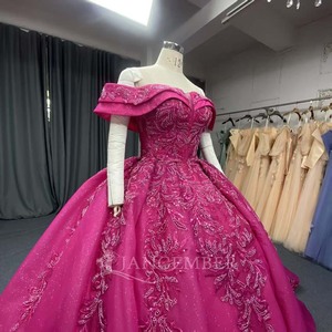 ANY269 Hermoso Vestido de Quinceañera Color Fucsia con Lentejuelas y Hombros Descubiertos - Product Image 4