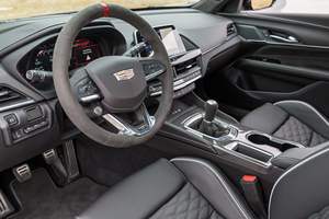 SUPER CLEAN 2025 CTS Blackwing ~725 Millas, Transmisión Manual de 6 Velocidades, Diésel, R20, Volante a la Izquierda, Equipamiento Completo, Bajo Kilometraje - Product Image 3