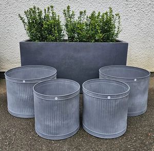 Pots à fleurs en céramique de haute qualité - Design moderne, jardinières d'extérieur avec trous - Product Image 1