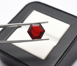 Grenat rouge hexagone pierre précieuse à facettes 6 mm à 20 mm calibré pierres précieuses en vrac Machine coupe grenat rouge grenat pierres précieuses pour bijoux - Product Image 4