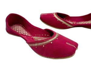 Chaussures Khussa pakistanaises sur mesure pour femmes, antidérapantes, couleur unie, Khussa en faible quantité minimale de commande. - Product Image 5