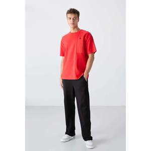 Tommylife เสื้อยืดคอกลมสำหรับผู้ชายพิมพ์ลายขนาดใหญ่88338 Fiesta-Fiesta - Product Image 2