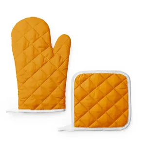Set da Cucina Personalizzato Nigella con Guanti da Forno, Inclusi Poggiapentole e Guanti - Product Image 3
