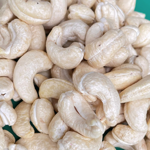 Meilleur tarif Noix de cajou Noix de cajou Noix de cajou au Cameroun W320 Vente en gros exportée vers l'Asie, le Moyen-Orient et Dubaï - Product Image 1