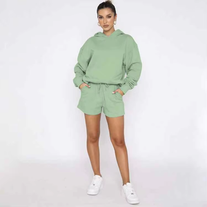 Ensemble assorti de sweat-shirt et short pour femme, au-dessus du genou, uni, tendance, décontracté, tissu doux, écologique, tenue décontractée quotidienne - Product Image 1