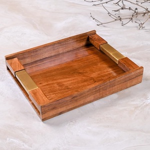 Bandeja de Servicio de Madera Hecha a Mano de Primera Calidad, Ligera, Ecológica, Apta para Lavavajillas y Microondas, Diseño Moderno para Restaurantes y Hoteles - Product Image 1