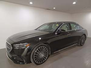 Mercedes-Benz E 350 4MATIC Sedán 2025 en Perfecto Estado - Product Image 2