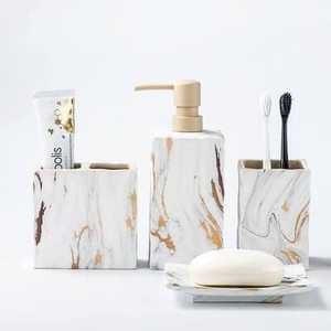 Ensemble de salle de bain en résine blanche Clean & Minimalist - Product Image 3