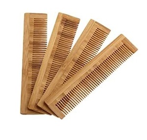 Casi artesanía, la mejor calidad india, peine de madera hecho a mano personalizado, acabado Natural ecológico para peinar el cabello hecho en La India - Product Image 1