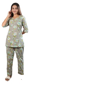 Ensemble de pyjama en coton indien floral, taille élastique douce, vêtements de nuit respirants à séchage rapide, décontracté pour l'été, cadeau pour demoiselle d'honneur - Product Image 1