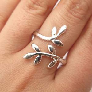 Anillo ajustable de rama de hoja de Plata de Ley 925 chapado en oro de moda para mujer, joyería de aniversario de diseño abierto inspirada en la naturaleza - Product Image 3