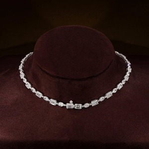 Collier tendance avec pendentif en moissanite émeraude et taille ovale, en argent 925, serti de diamants, bijoux de luxe pour femmes, tendance - Product Image 3