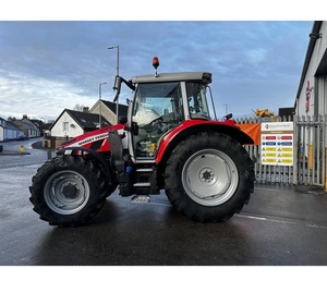 Tractor Diésel Massey Ferguson MF 5S.145 D6 de 145HP con Tracción en las 4 Ruedas |   Equipo Agrícola Dyna-6, Mejor Precio al por Mayor - Product Image 4
