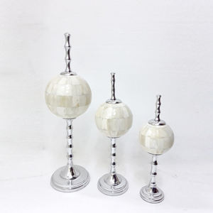 Noir Couleur Main Forme Conception Aluminium Bois Stand Matériel Sculpture Décorative Sculptures Modernes De L'Inde - Product Image 5