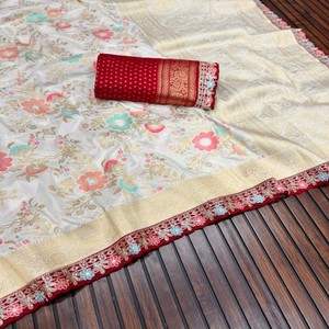 ผ้าไหม banarasi dola ซึ่งมีทั้งหมด jangla jaal ใน meenakari และ jacquard ทอหนักเหมาะสำหรับงานรื่นเริง - Product Image 4