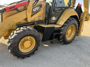 Entraînement de roue disponible légèrement utilisé du chargeur 4x4 de pelle rétro de CAT 428F à vendre - Product Image 3