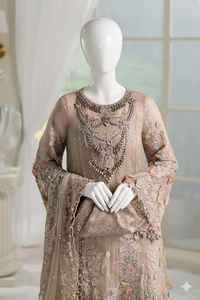 Robe formelle pakistanaise brodée à la main, tenue de luxe pour femmes, prête à être expédiée, cadeau parfait pour elle - Product Image 2