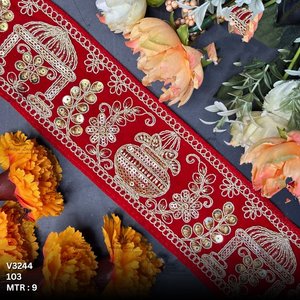 La dentelle brodée sur mesure à base rouge audacieuse et élégante pour la couture nuptiale ou les vêtements de fête Rich ajoute du luxe à chaque design. - Product Image 4