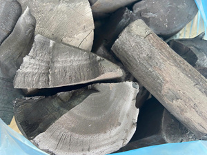 Charbon de bois d'eucalyptus en morceaux de qualité barbecue du Vietnam, type de bâton écologique et durable - Product Image 2