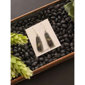 Pendientes Colgantes Hechos a Mano en Plata de Ley y Turquesa Negra Estilo Navajo con Forma de Gota de Agua - Product Image 3