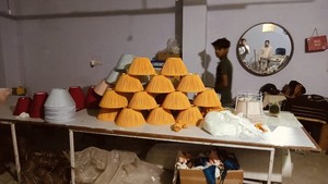 Abat-jour de table moderne de haute qualité le plus vendu à la main motif abstrait rembourré et lavable en gros pas cher - Product Image 5