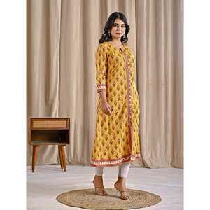 Kurti Amarillo con Estampado Floral, Vestido Tradicional Indio de Algodón y Rayón, Estampado a Mano con Butti Block, para Uso Diario y Fiestas - Product Image 5