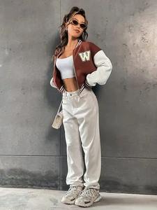 Chaquetas Personalizadas para Mujer, Chaqueta Bomber Corta, Bordado de Parches, Tejido de Lana de Punto, Diseño Estampado, Color Blanco Bronceado, Ropa Urbana OEM - Product Image 5