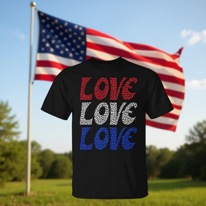 T-shirt Love America Hearts, design patriotique rouge, blanc et bleu - Product Image 3