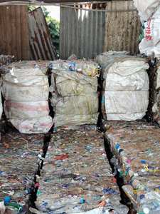 Chatarra de Botellas PET de Alta Calidad en Fardos para Reciclaje y Reprocesamiento - Product Image 6