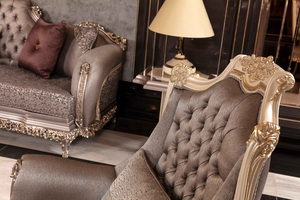 Sillón Real de Lujo con Marco de Madera Maciza Tallada a Mano con Hojas de Oro y Tapicería de Terciopelo Premium - Product Image 4