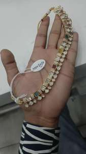 Ensemble de collier Kundan en perles vertes luxueuses avec boucles d'oreilles et perles bijoux indiens festifs pour les mariées et les cadeaux élégants - Product Image 4