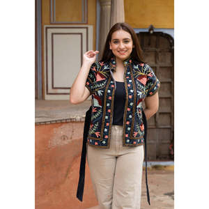 Chaleco Acolchado de Terciopelo Negro Hecho a Mano para Mujer, Prenda Exterior Elegante, Largo o Corto, con Bordado y Decoración Vintage para Primavera/Invierno - Product Image 6
