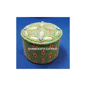 Joyero decorativo con bordado a mano verde de forma redonda para cajas de bordado Zari con materiales de alta calidad y Primera Clase - Product Image 1