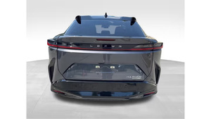 Lexus RZ 450e Premium AWD 2024 con Ruedas de 18 Pulgadas, Seminuevo - Product Image 4