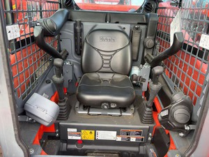 รถตักล้อยาง Kubota SSV65 มือสอง เครื่องยนต์ดีเซล 64 แรงม้า ห้องโดยสารแบบปิด ระบบไฮดรอลิกเสริม รถตักขนาดกะทัดรัด พร้อมจัดส่ง - Product Image 6
