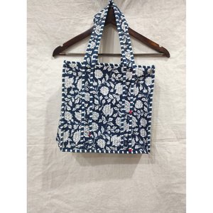 Ensemble de sacs à lunch matelassés imprimés Jaipuri - Sac de transport alimentaire extérieur en polyester - Product Image 1