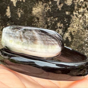 Bracelets en corne de buffle naturelle, fabrication artisanale de bijoux en corne de buffle - Product Image 1